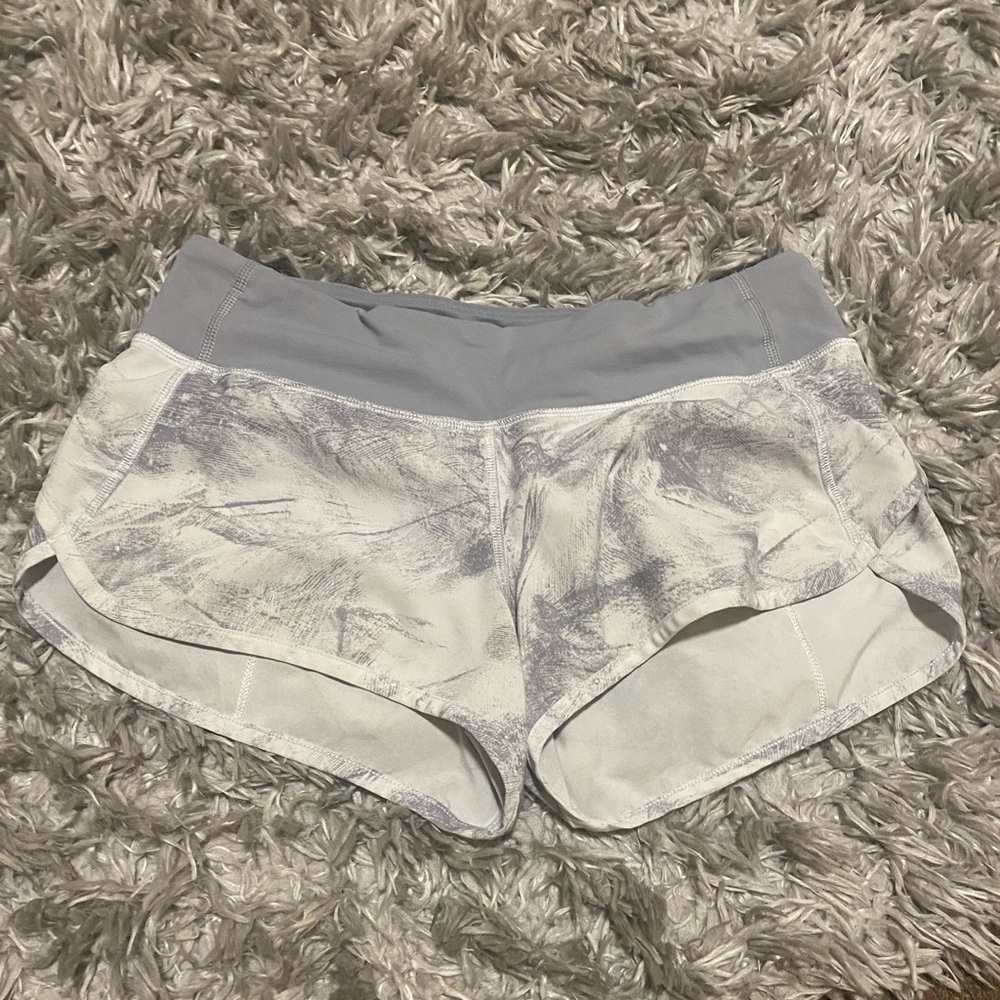 Lululemon shorts size 4⭐️